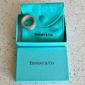 Authentic Vintage Mesh Ring size 6.5